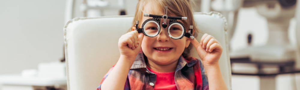 Child-picture-of-eye-exam